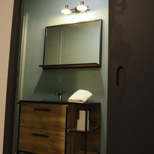 Salle de bain chambre simple Appart Hôtel